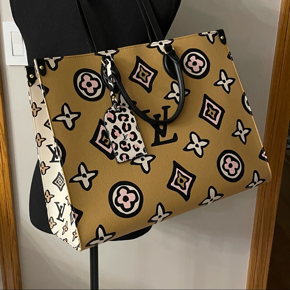 Wild at Heart Onthego GM Giant Monogram Print Bag Limited Edition - Creme